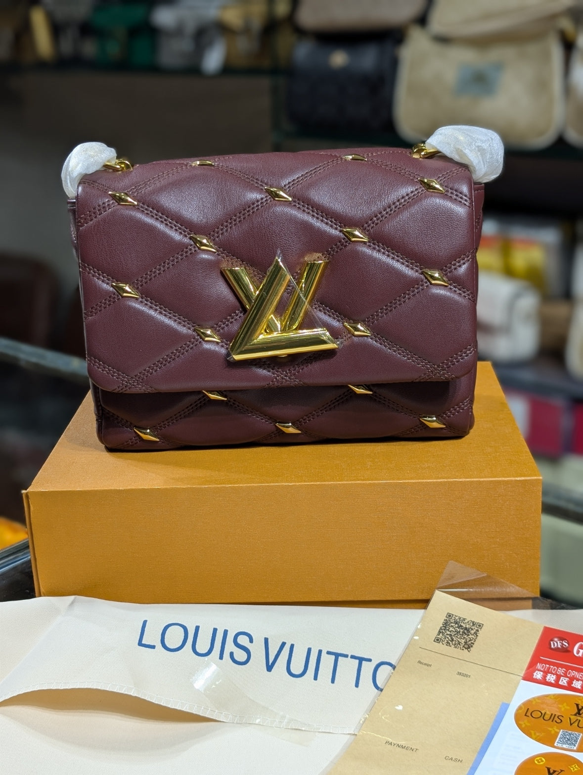 LV TWIST QUILTED
